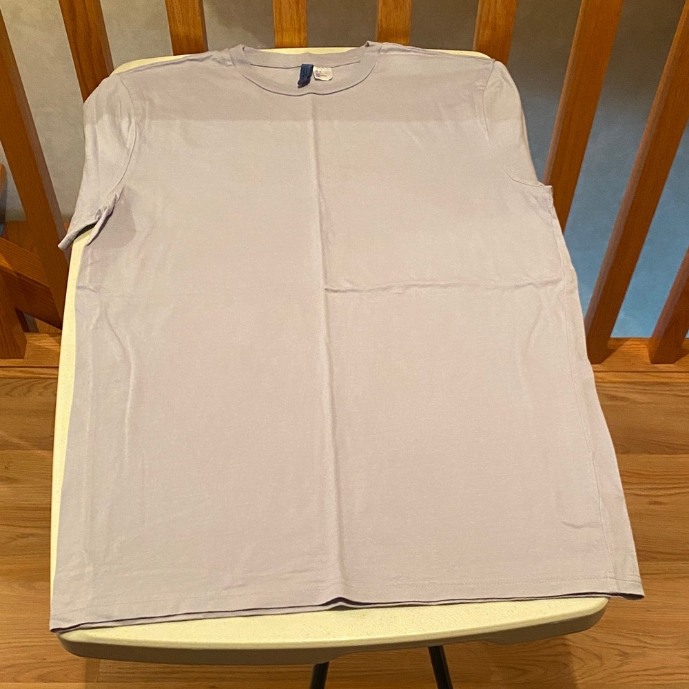 H&M Divided short sleeve t-shirt. Size: S. Color: Periwinkle